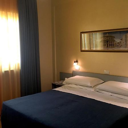 Hotel Ping Pong Лидо ди Остия Екстериор снимка