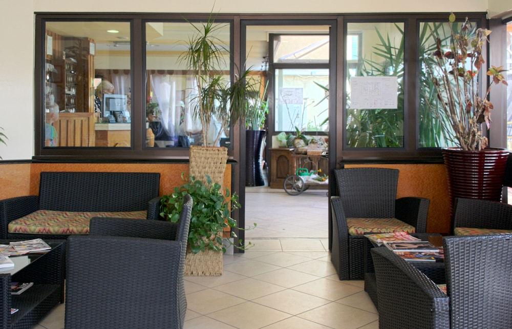 Hotel Ping Pong Лидо ди Остия Екстериор снимка