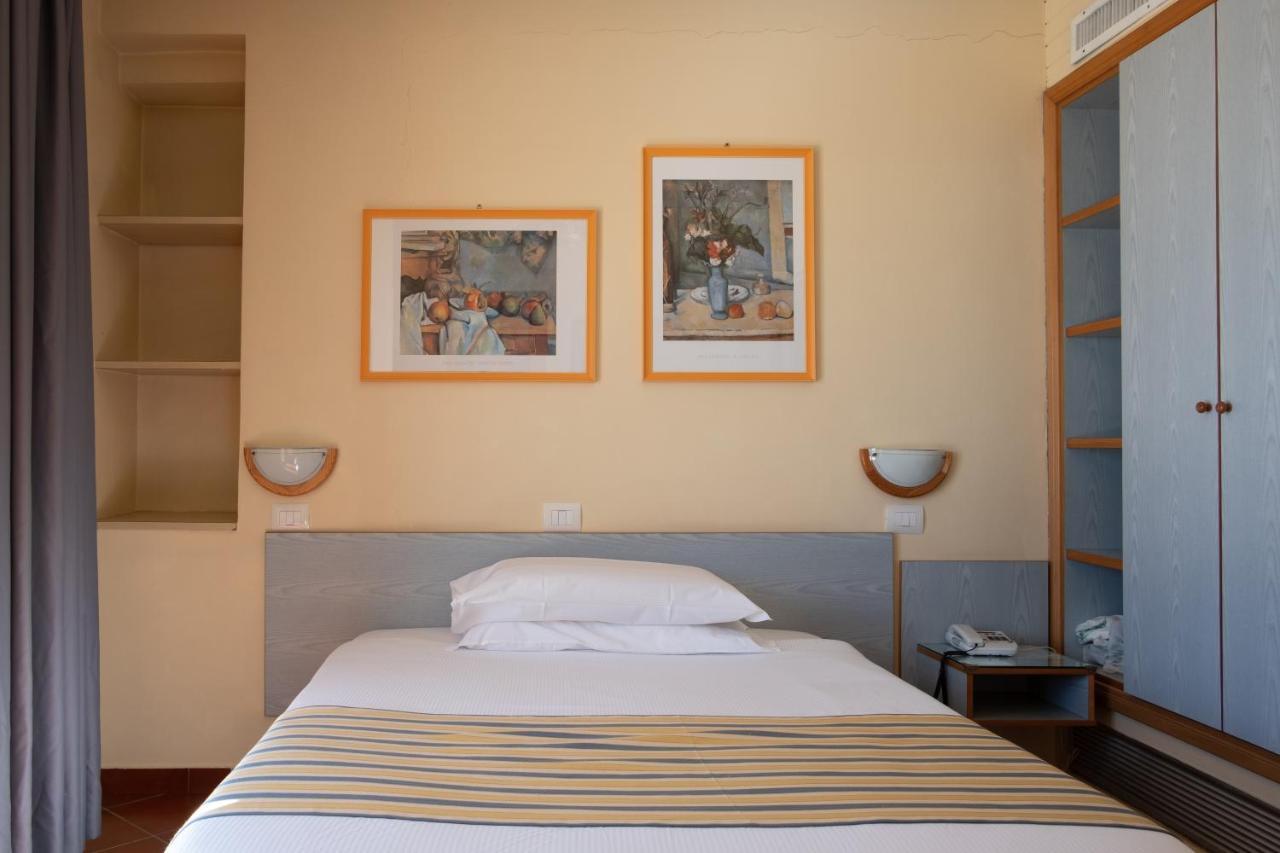 Hotel Ping Pong Лидо ди Остия Екстериор снимка