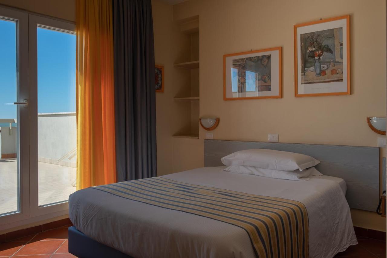Hotel Ping Pong Лидо ди Остия Екстериор снимка
